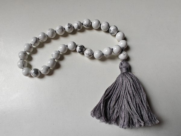 27 bead 8mm Howlite Mala on Silver-Grey Thread - Image 3