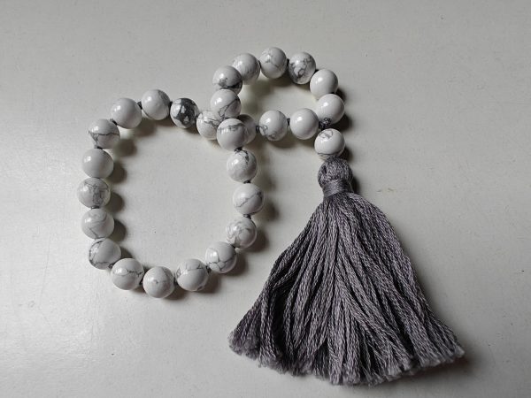 27 bead 8mm Howlite Mala on Silver-Grey Thread - Image 4