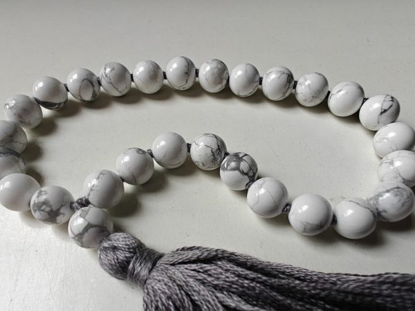 27 bead 8mm Howlite Mala on Silver-Grey Thread - Image 8