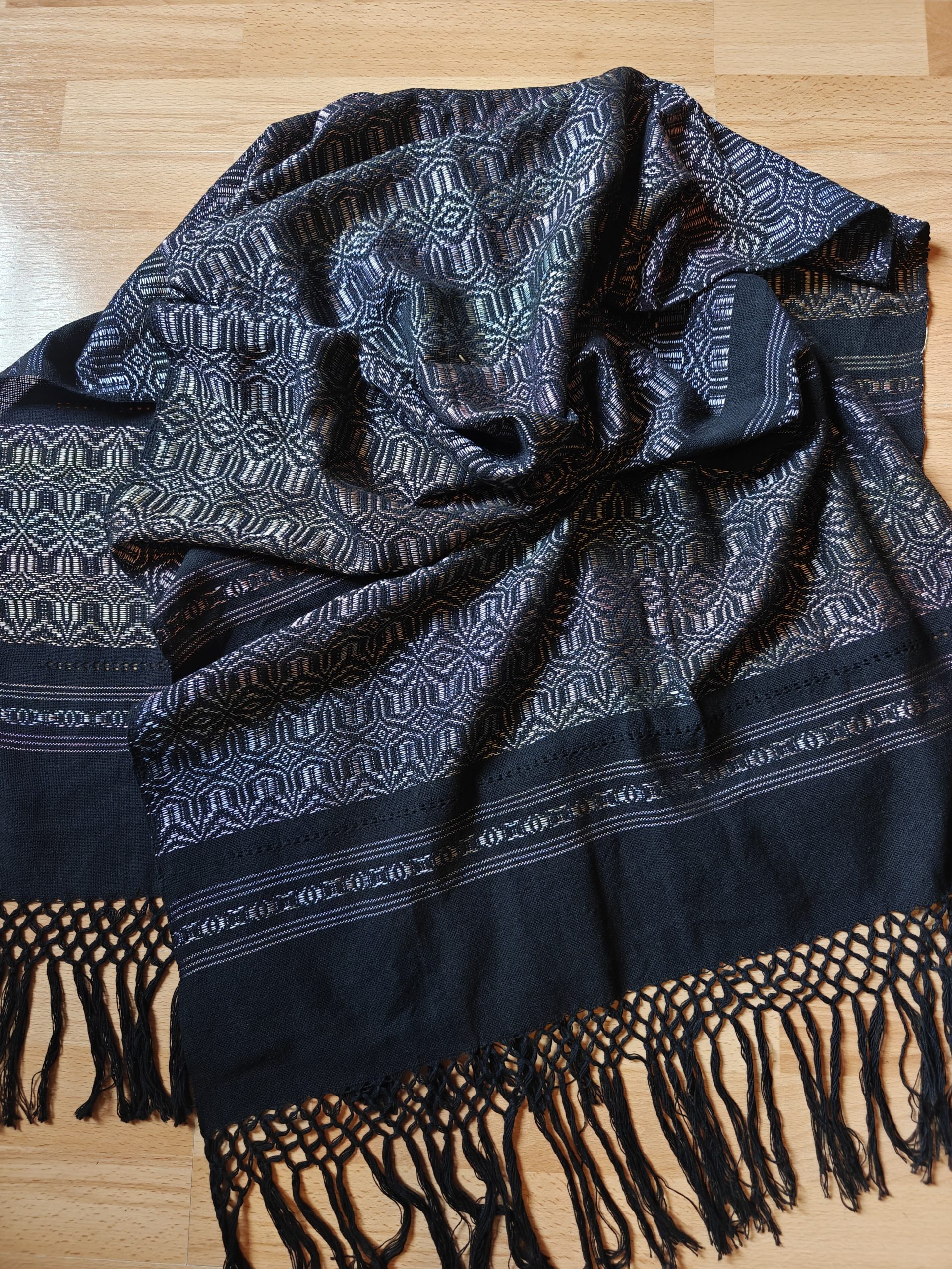 Deluxe Close Weave Rebozos 1.8 meter with multi/rainbow-coloured thread pattern throughout - Image 2