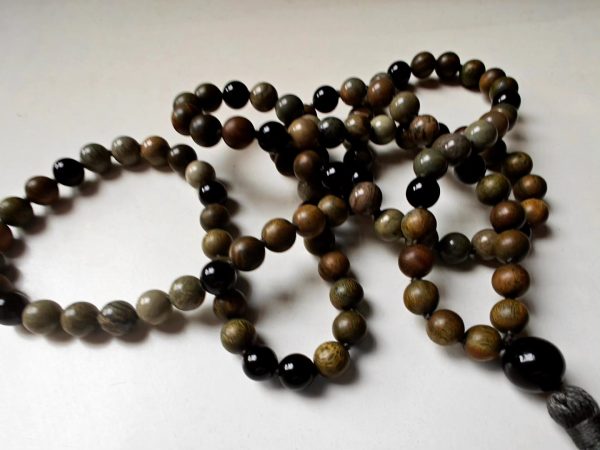 108 bead 8mm Silver Leaf Jasper, Verawood (Palo Santo / Green Sandalwood) & Black Agate Mala with Onyx Guru Bead - Image 10