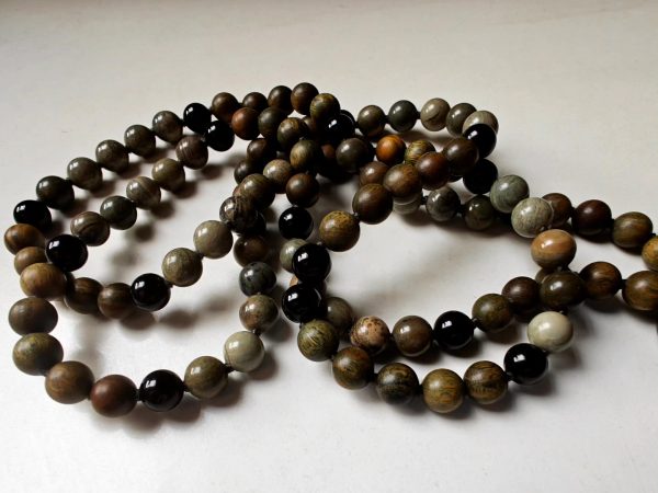 108 bead 8mm Silver Leaf Jasper, Verawood (Palo Santo / Green Sandalwood) & Black Agate Mala with Onyx Guru Bead - Image 8