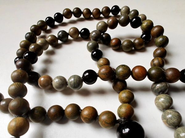 108 bead 8mm Silver Leaf Jasper, Verawood (Palo Santo / Green Sandalwood) & Black Agate Mala with Onyx Guru Bead - Image 16