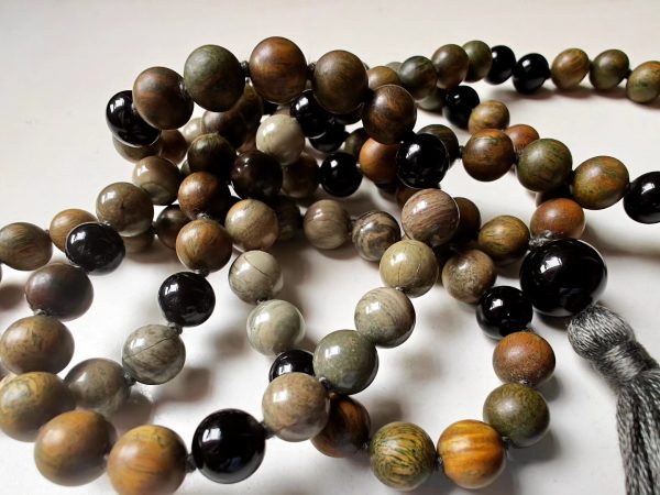 108 bead 8mm Silver Leaf Jasper, Verawood (Palo Santo / Green Sandalwood) & Black Agate Mala with Onyx Guru Bead - Image 4