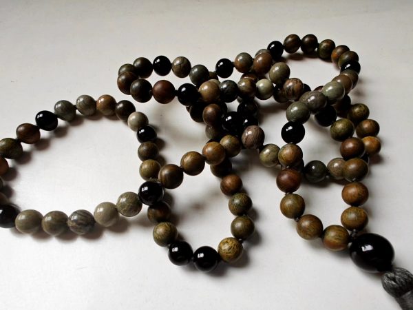 108 bead 8mm Silver Leaf Jasper, Verawood (Palo Santo / Green Sandalwood) & Black Agate Mala with Onyx Guru Bead - Image 13