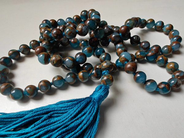 108 bead 8mm Aqua Blue Mosaic Chalcedony Quartz - lower grade - Image 17