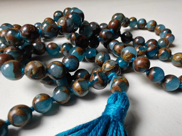 108 bead 8mm Aqua Blue Mosaic Chalcedony Quartz - lower grade - Image 3