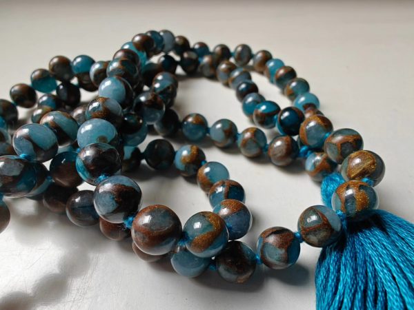 108 bead 8mm Aqua Blue Mosaic Chalcedony Quartz - lower grade - Image 15