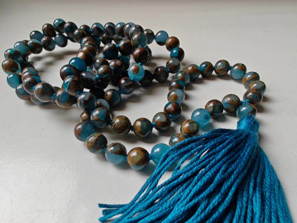 108 bead 8mm Aqua Blue Mosaic Chalcedony Quartz - lower grade - Image 8