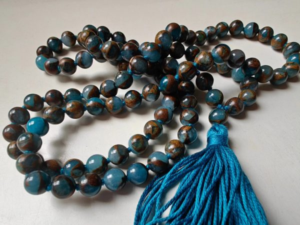 108 bead 8mm Aqua Blue Mosaic Chalcedony Quartz - lower grade - Image 12