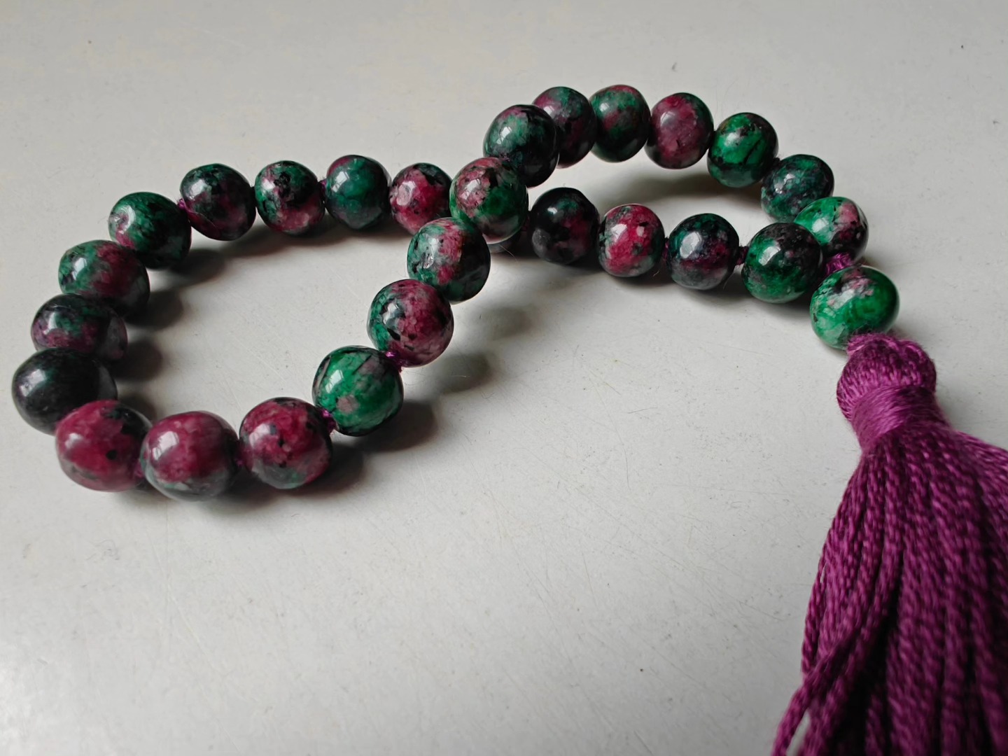 27 bead 8mm Ruby-Zoisite (aka Anyolite) Mala on dark grape coloured thread - Image 8
