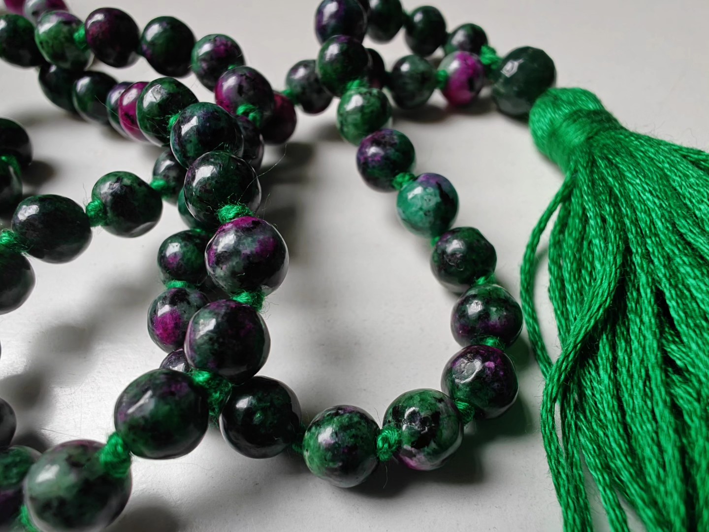 108 bead 6mm Ruby-Zoisite (aka Anyolite) Mala with Faceted Green Agate Guru Bead - Image 6