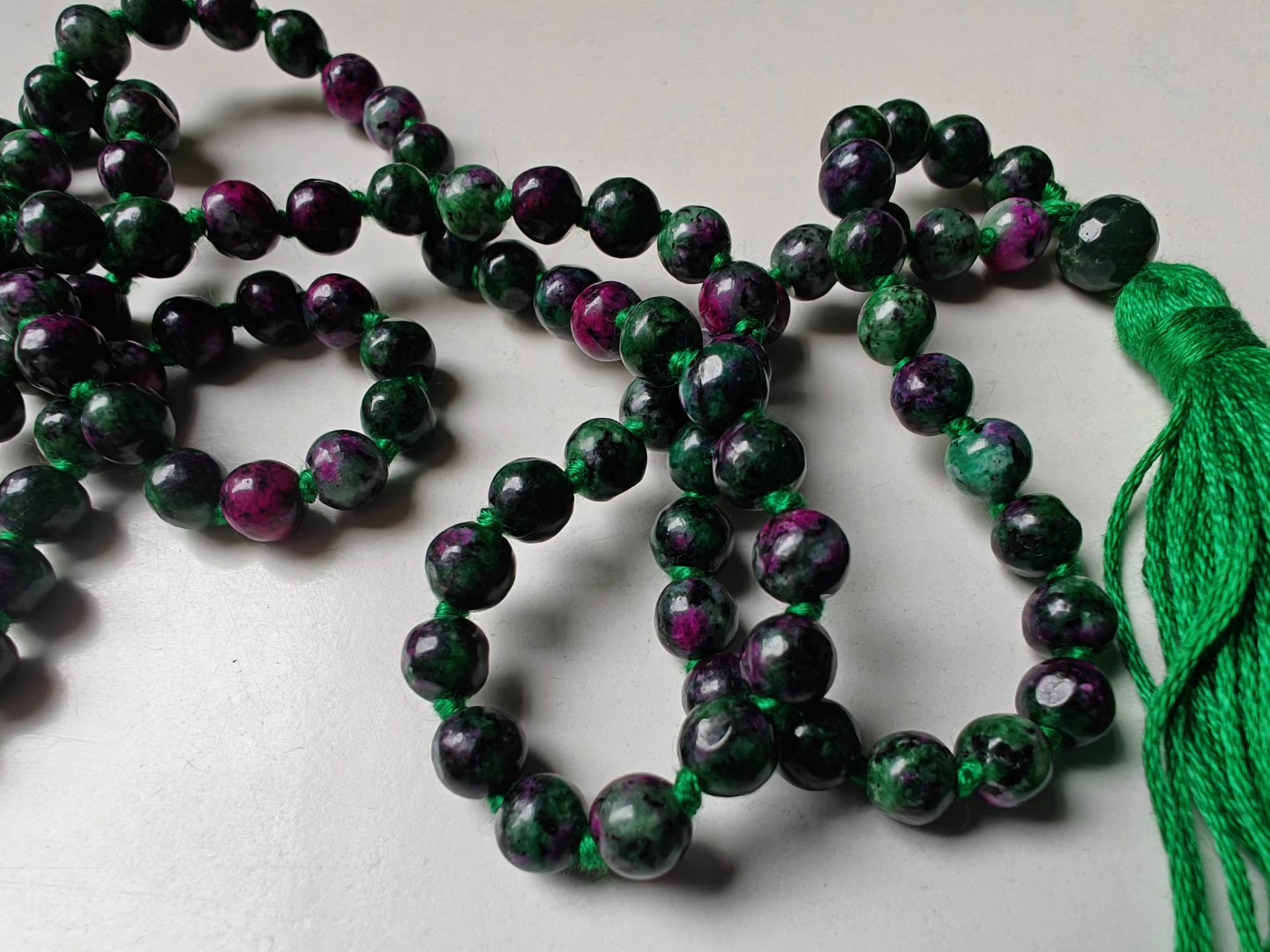 108 bead 6mm Ruby-Zoisite (aka Anyolite) Mala with Faceted Green Agate Guru Bead - Image 9