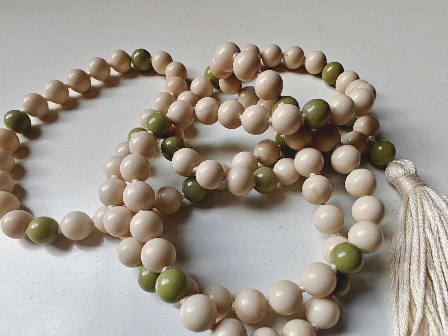 108 bead 8mm Cream Fossil Jasper & Avocado Jasper Mala - Image 3